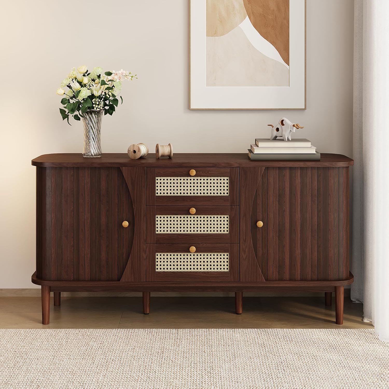 Merax Rattan Sideboard Kommode mit 3 Rattan Schubladen und 2 Schiebetüren, Sideboard Holz Küchenschrank Buffet mit verstellbaren Einlegeböden, gewölbter Platte Design, Walnuss/140.5x40x76cm — Ansicht 5