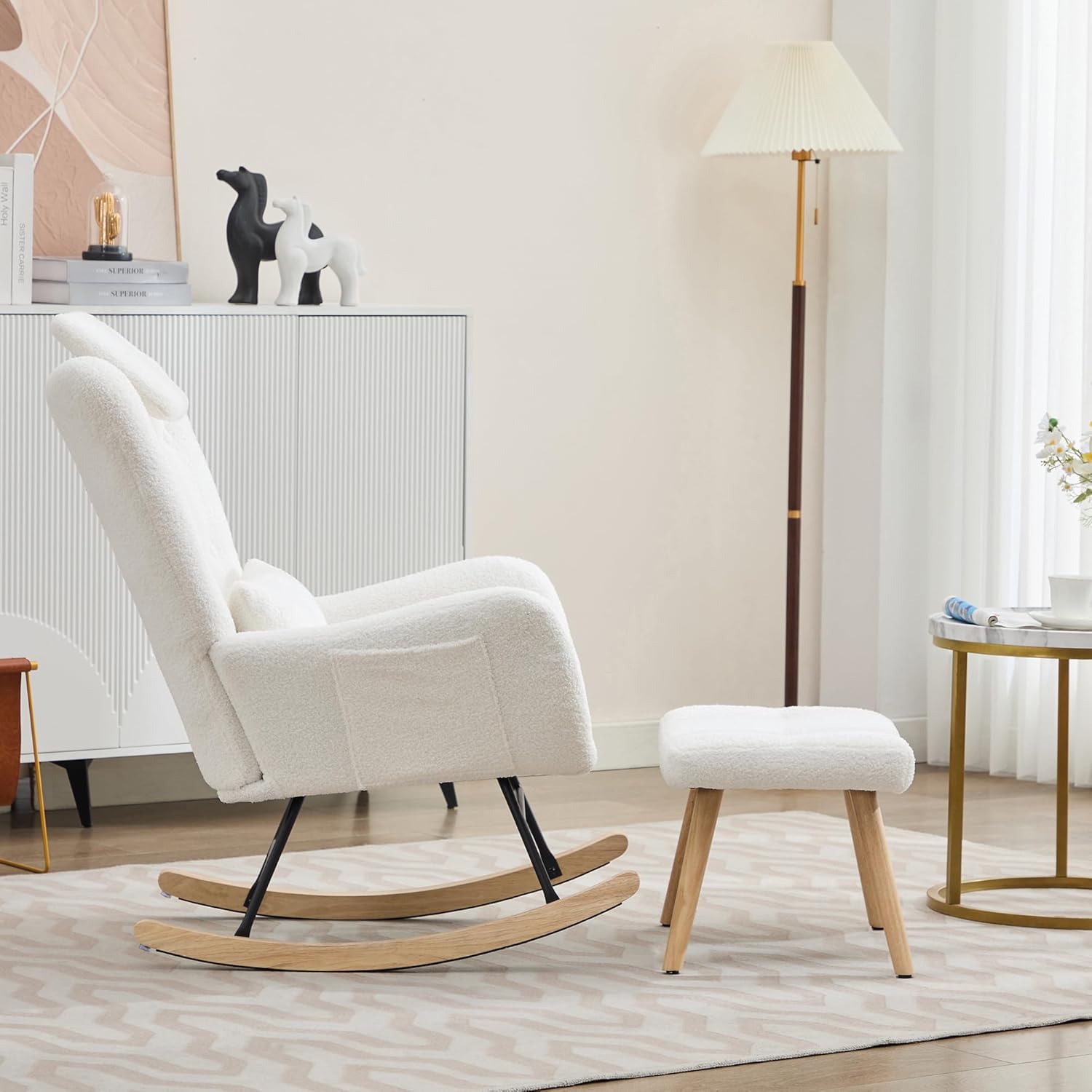 Merax Schaukelstuhl mit Hocker, Sessel Schaukelsessel mit Armlehnen, Relaxsessel aus Teddysamtstoff, Moderner Relaxstuhl, bis 100 kg belastbar, für Wohnzimmer und Schlafzimmer — Ansicht 6