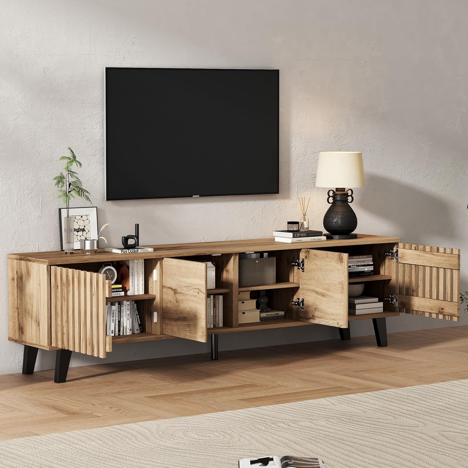 Merax TV Schrank 180cm, Fernsehtisch, Lowboard mit 4 Schränken für 70-Zoll-Fernseher, Durchbrochene Schranktüren, TV Kommode, HiFi-Schrank für Wohnzimmer/Schlafzimmer, Landhausstil, Original Holzfarbe — Ansicht 3